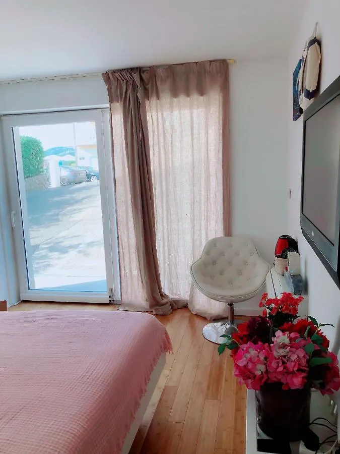 Apartment Rooms Dora Icici
